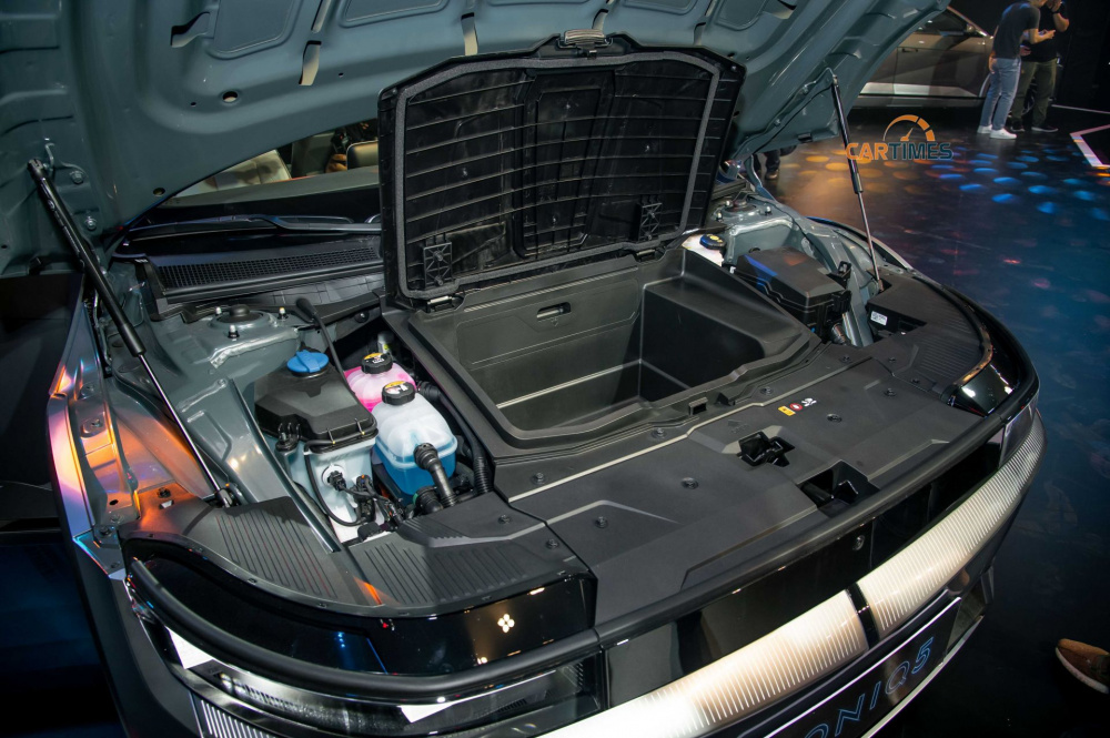 Khoang động cơ xe Hyundai Ioniq5