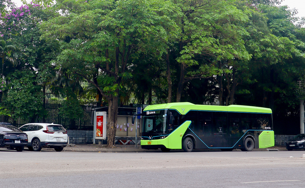 Thêm tuyến xe buýt điện thứ 7 - E08 phục vụ người dân Thủ đô