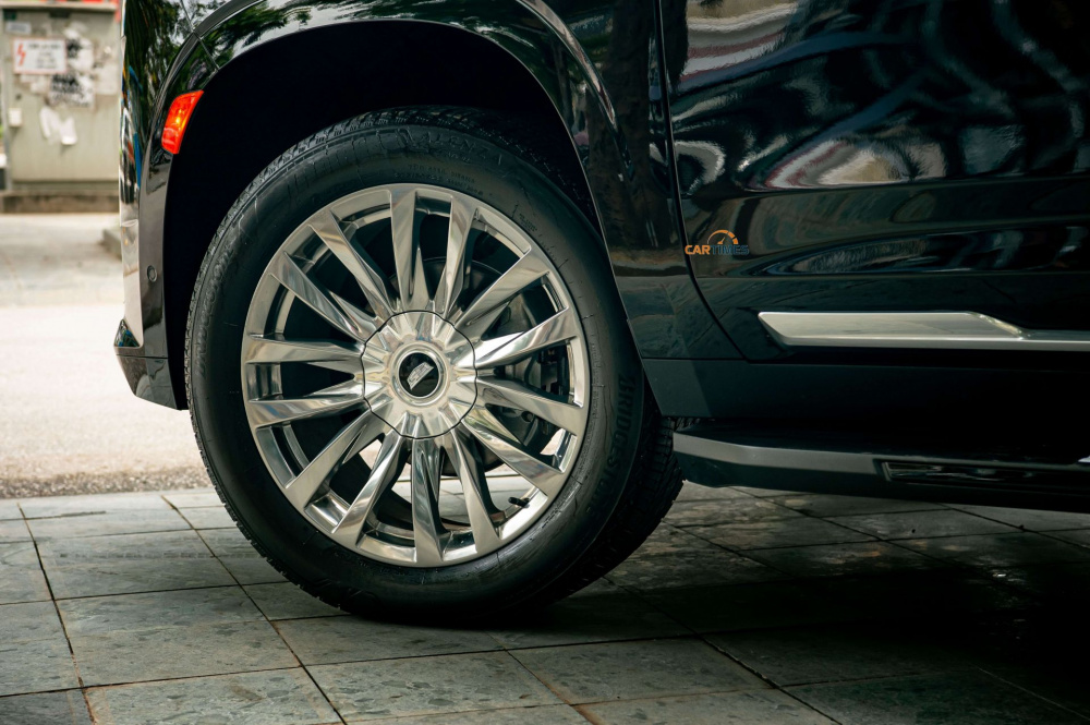 La zăng xe Cadillac Escalade 2022 phiên bản Premium Luxury 