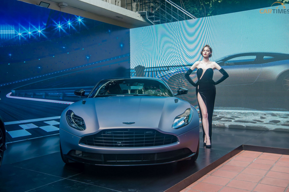 Aston Martin DB11 V8 Coupe 