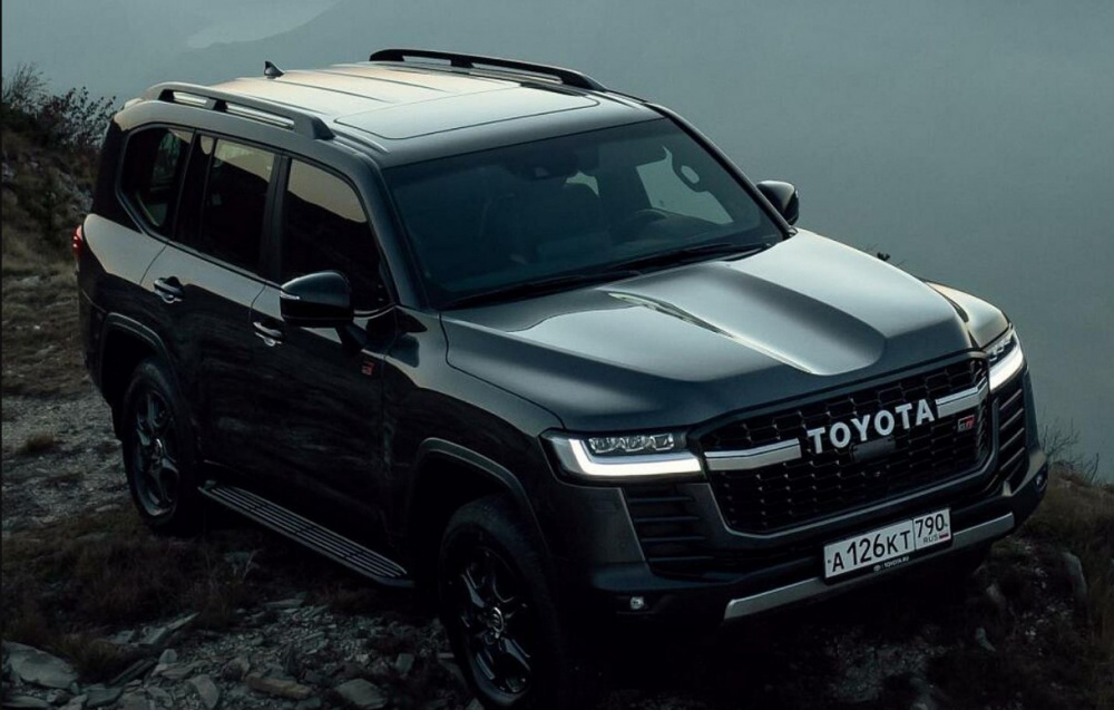 Toyota tạm dừng nhận đơn đặt hàng Lexus LX, LC300