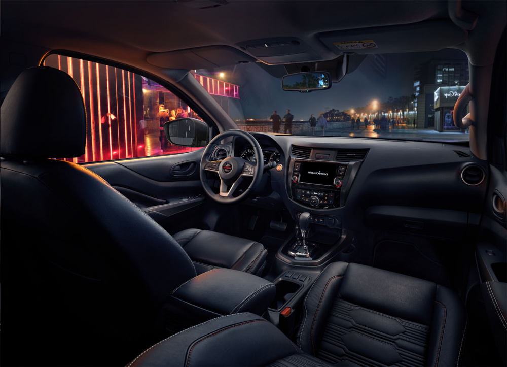 Cabin xe Nissan Navara 2022 
