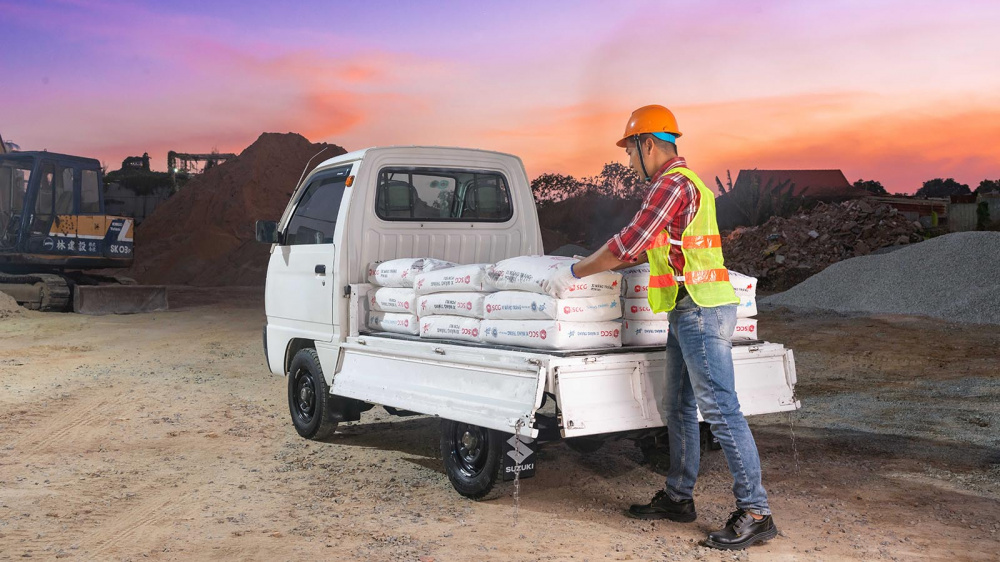 Dễ dàng đóng mở thùng xe Carry Truck để chất dỡ hàng hoá nhanh chóng, gia tăng diện tích trong trường hợp cần chở hàng với số lượng lớn