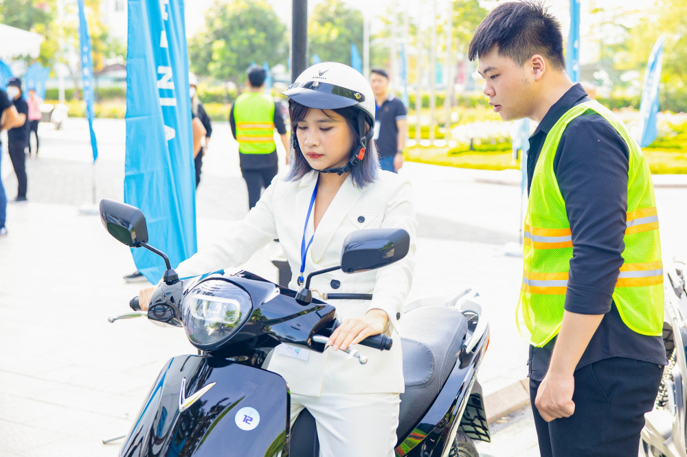 Nhiều khách hàng đã quyết định cập nhật luôn phiên bản phần mềm mới nhất cho chiếc xe của mình ngay sau khi lái thử