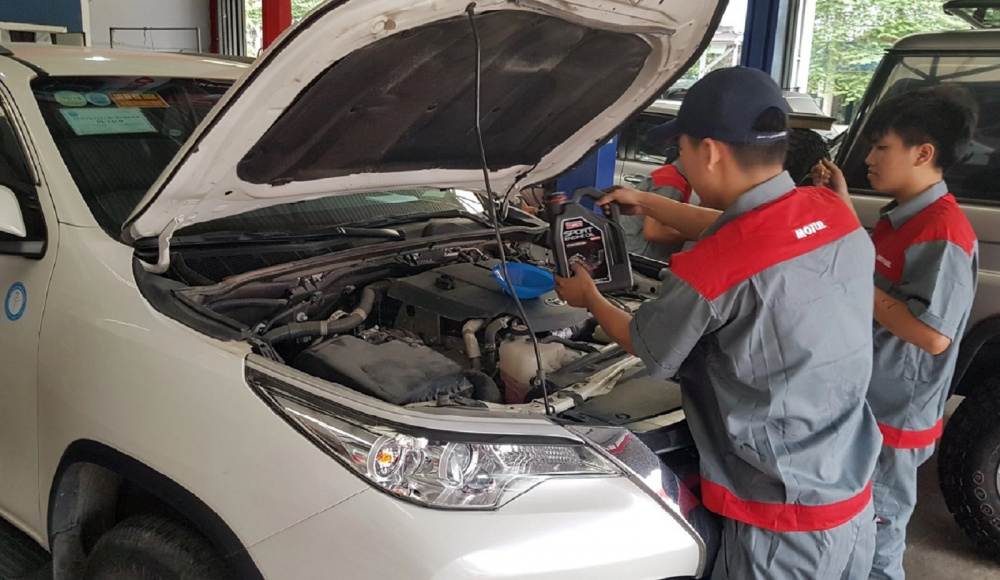 thay dầu nhớt xe
