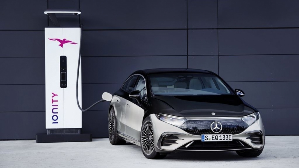Mercedes ESQ