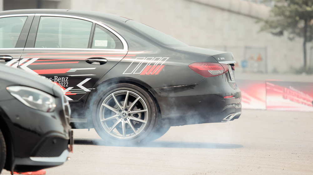 Bài tập Drift cần nhiều kỹ năng lái xe