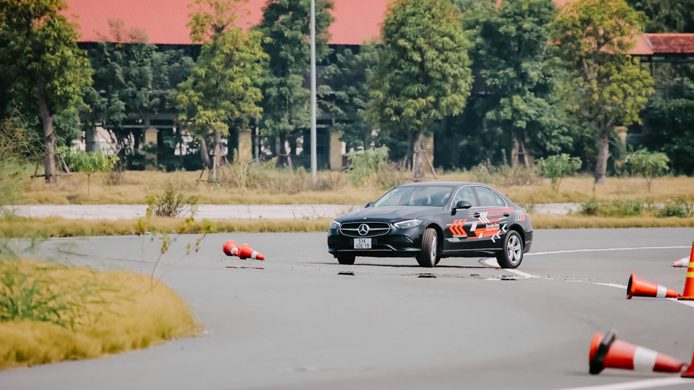 Học viện Lái xe An toàn Mercedes-Benz (MBDA) là chương trình thường niên của Mercedes-Benz tại Việt Nam