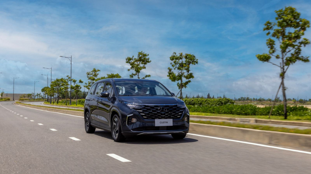 Hyundai Custin