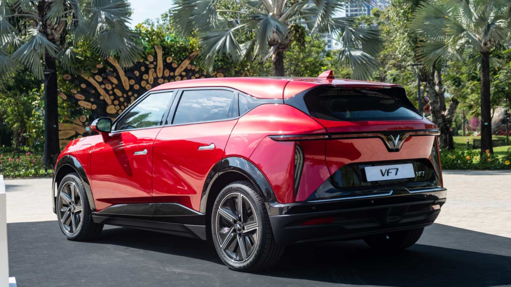 VinFast VF 7