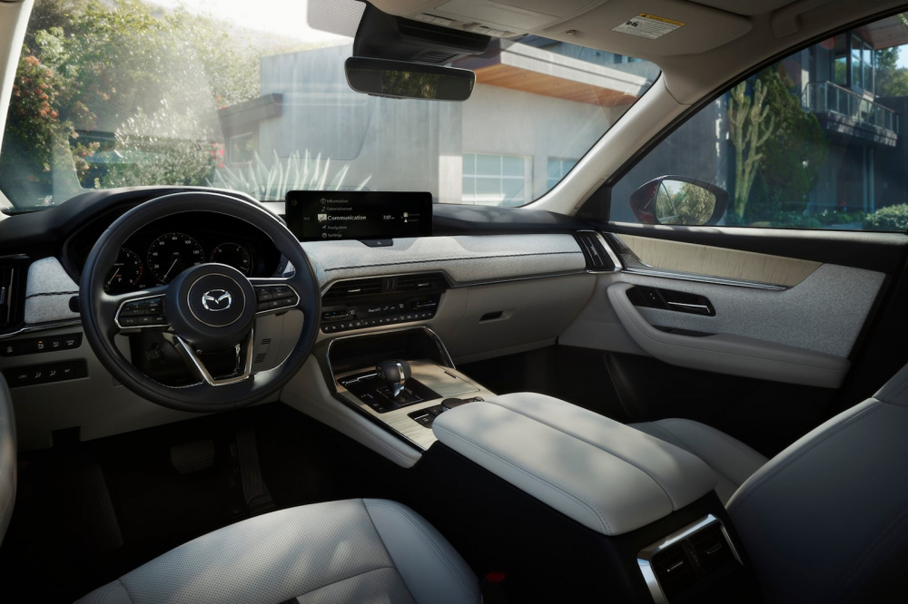 Hàng ghế trước của xe Mazda CX-90