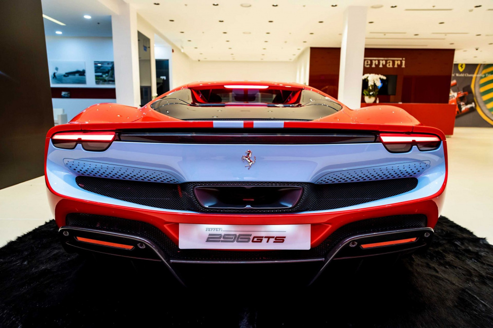 Đuôi xe Ferarri 296 GTS