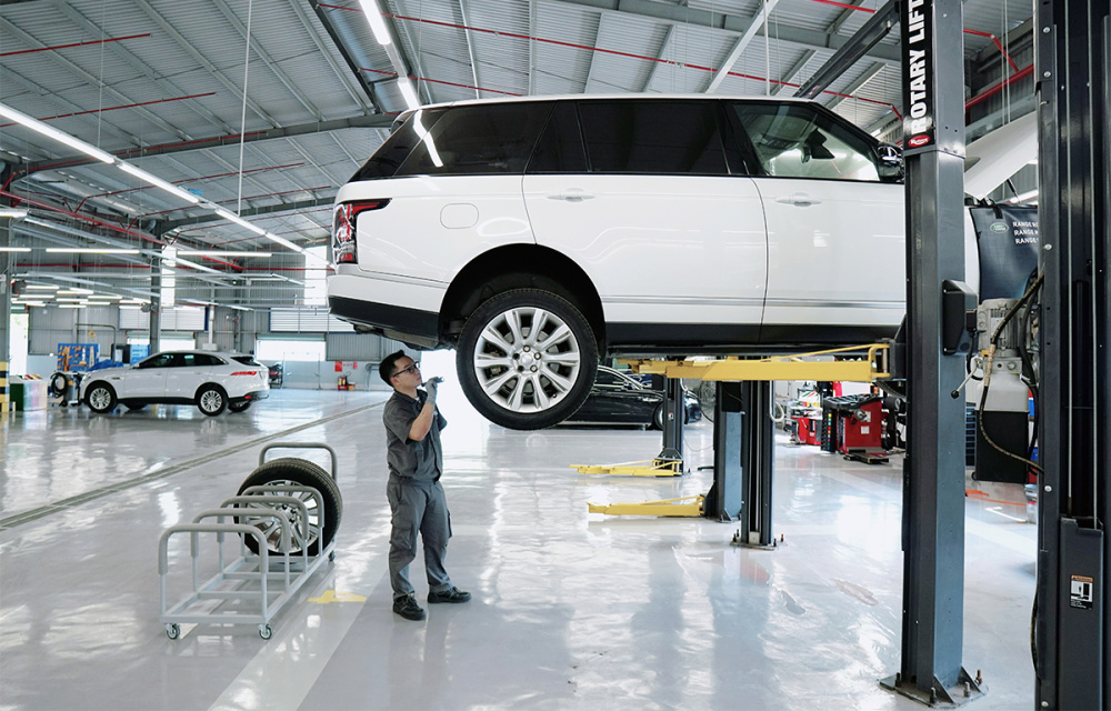 Xưởng dịch vụ sửa chữa ô tô