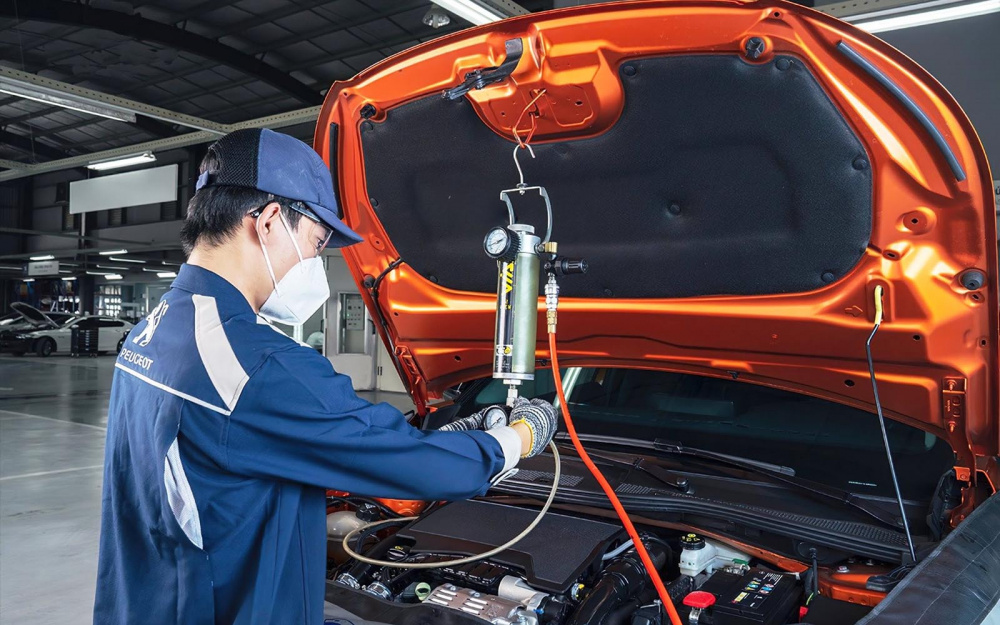 Xưởng dịch vụ ô tô
