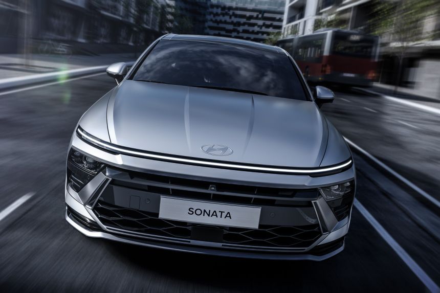 Hyundai Sonata 2024 nâng cấp lộ diện với thiết kế đẹp mắt