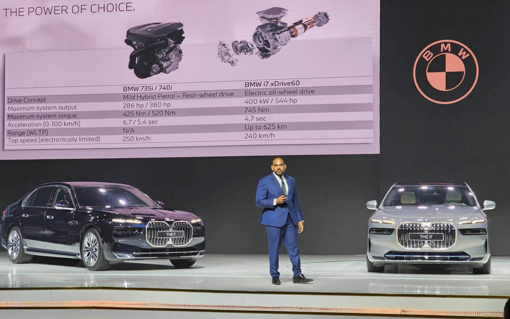 Động cơ xe BMW i7
