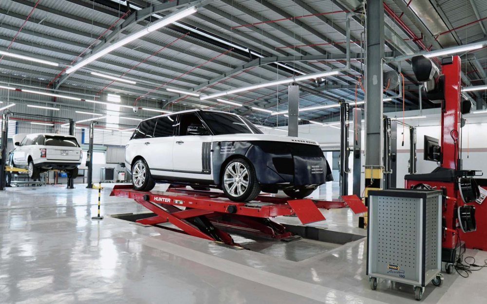 JLR