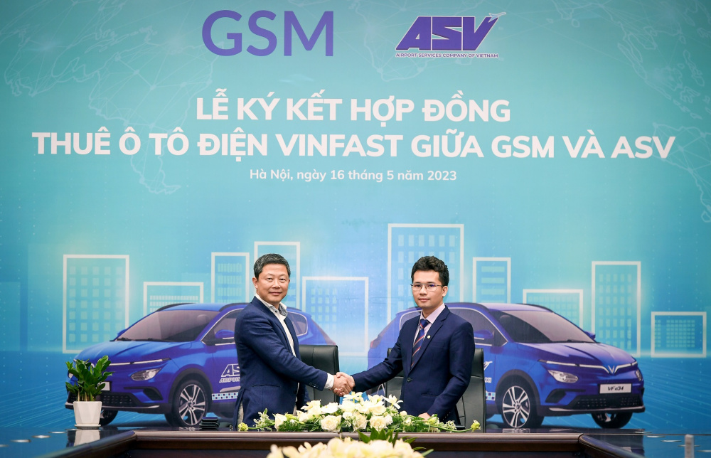Đại diện 2 công ty tại buổi ký kết