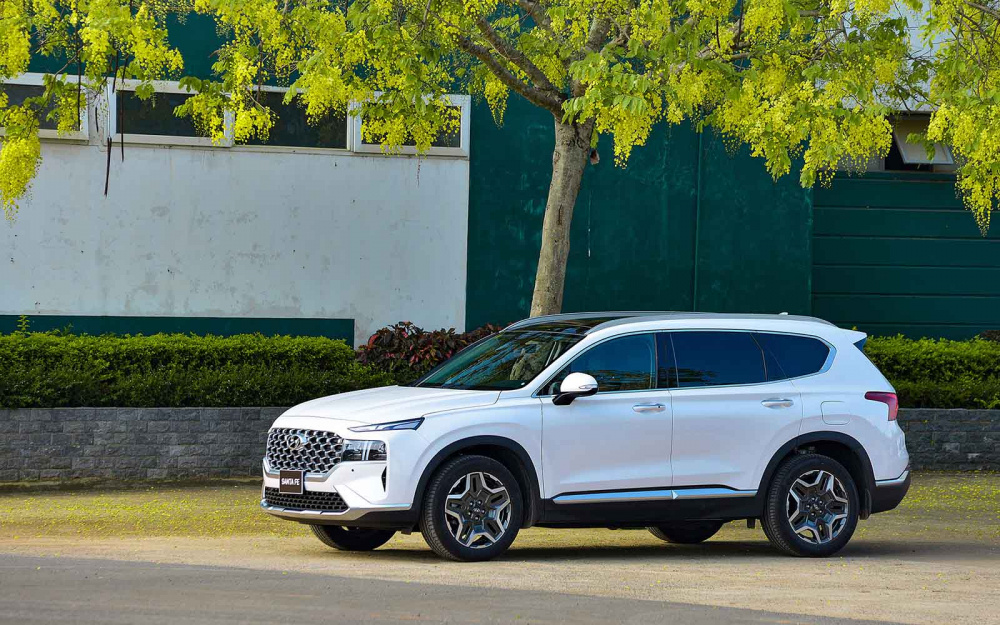 Xe Hyundai Santa Fe đang giảm giá mạnh