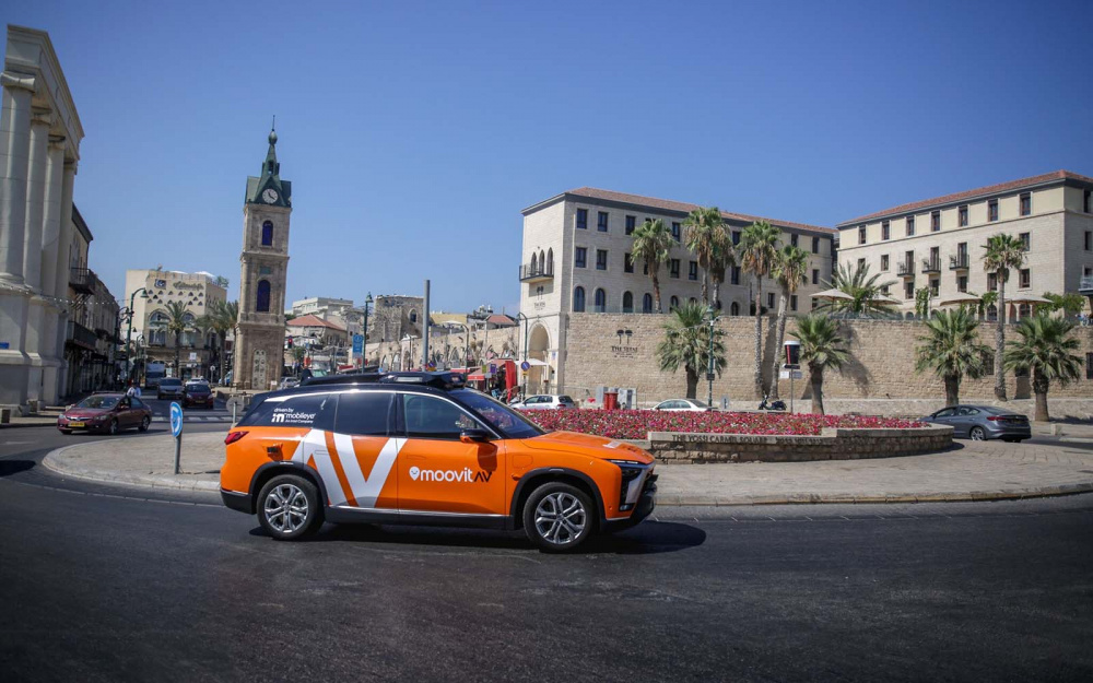 Xe taxi tự lái