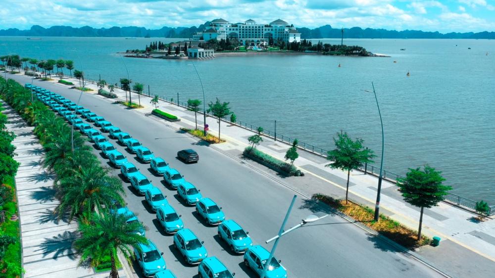 Tại Hạ Long, mức giá mở cửa cho 0,6 km đầu tiên là 10.000 đồng với dòng xe VF 5 Plus, 12.000 đồng với VF e34 và 14.000 đồng với VF 8. 
