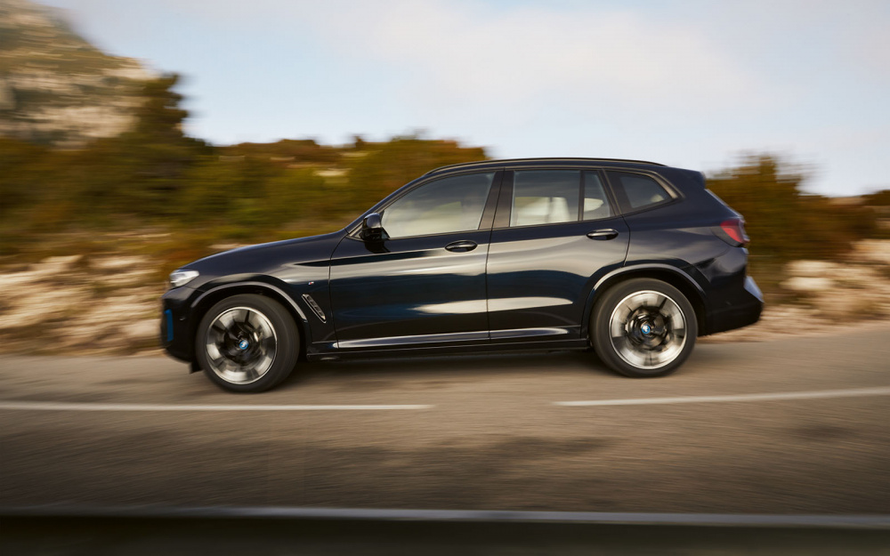 BMW iX3