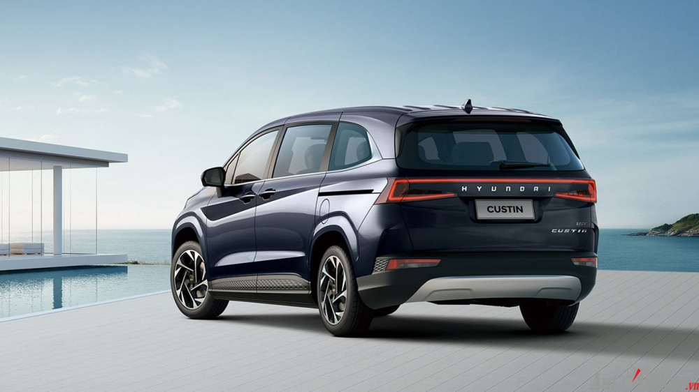 Xe Hyundai Custin