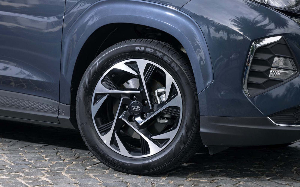 Hyundai Custin