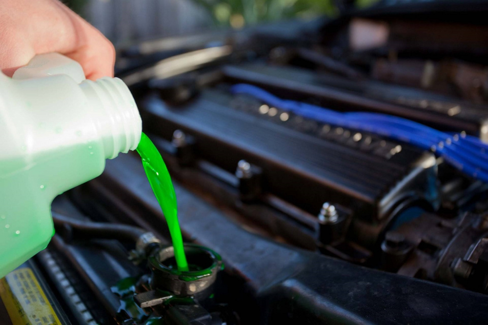 Nước mát công nghệ axit vô cơ (IAT) thường có màu xanh lá cây nhạt