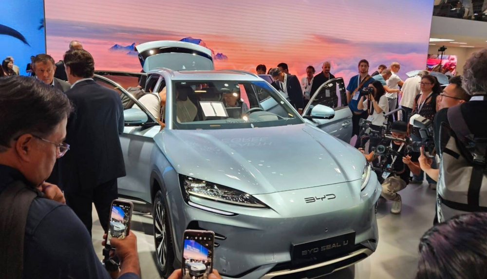 BYD lần đầu vượt qua Tesla
