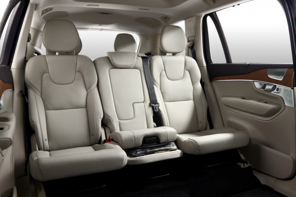 Volvo XC90 lỗi khóa dây đai an toàn ở hàng ghế thứ 2