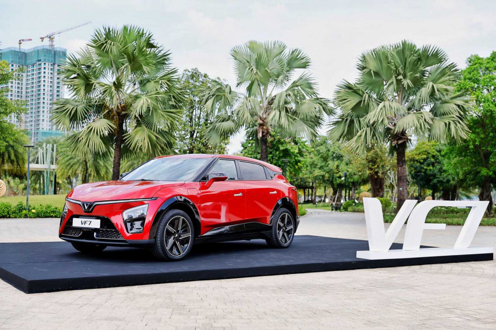 VF 7 gần như giữ nguyên thiết kế concept tại CES khi được Nền tảng hàng đầu cung cấp Cwin com thương mại.