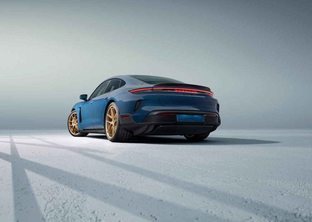 Porsche Taycan 2025