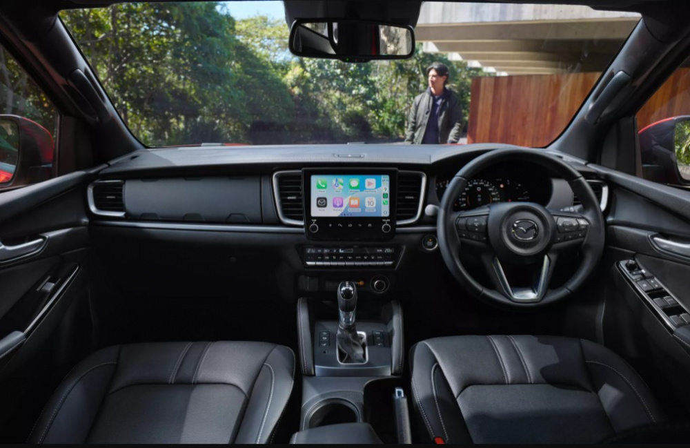 Mazda BT-50 facelift 2025 ra mắt 