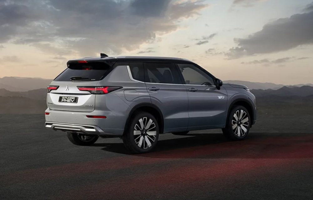 Mitsubishi Outlander PHEV 2025