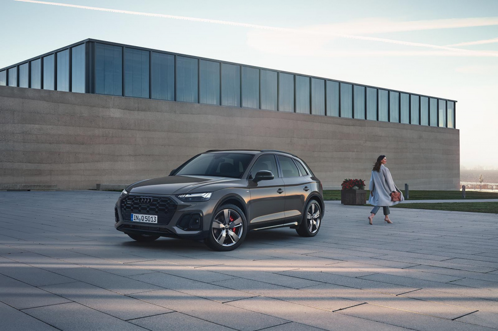 Audi Q5 phiên bản đen huyền bí
