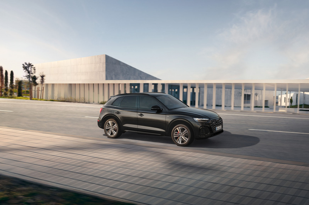 Audi Q5 đen huyền bí 2