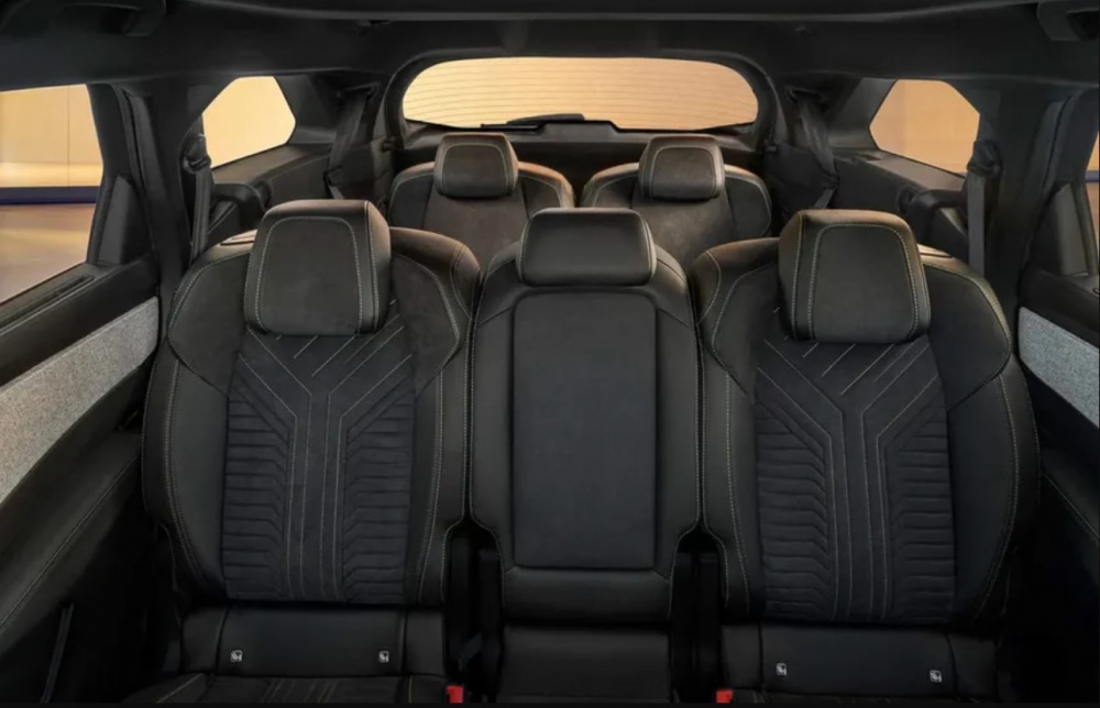 Peugeot 5008 hoàn toàn mới lộ diện dưới dạng EV và mild hybrid