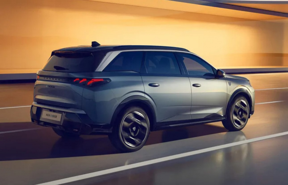 Peugeot 5008 hoàn toàn mới lộ diện dưới dạng EV và mild hybrid