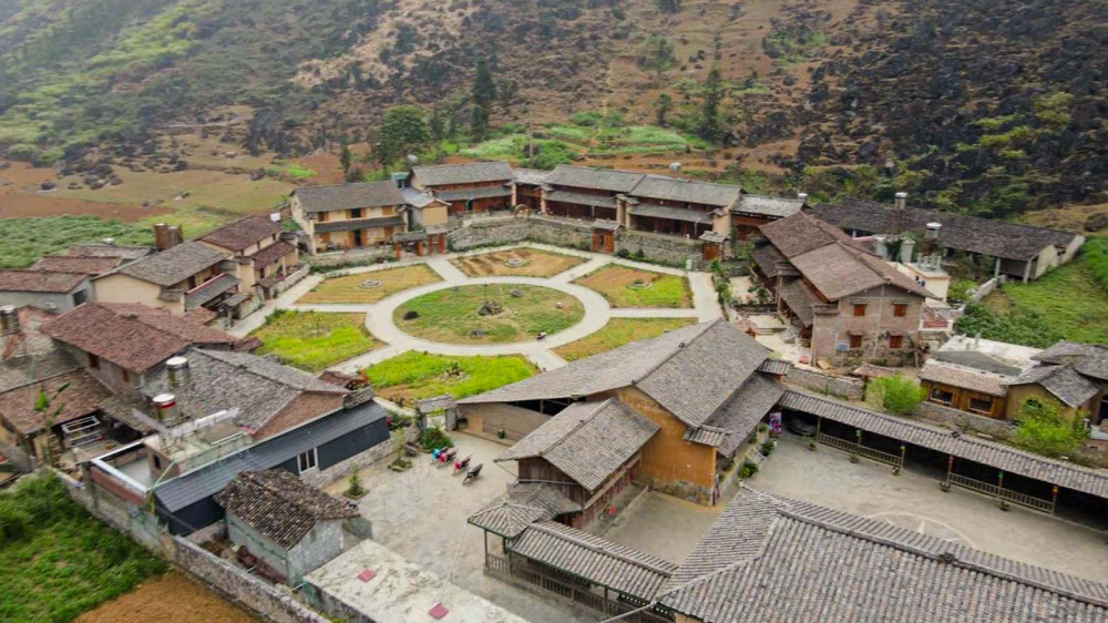 Mèo Vạc Clayhouse