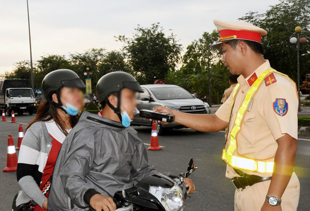 Kiểm tra nồng độ cồn