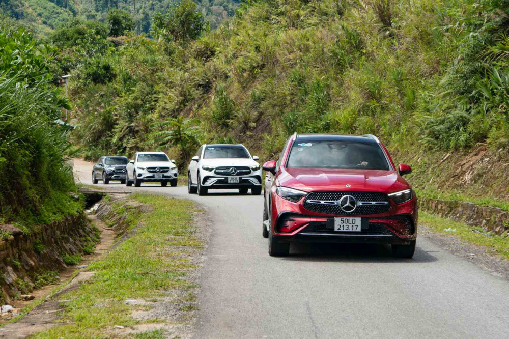 là mẫu xe này có phần vô lăng cực kỳ dễ điều khiển