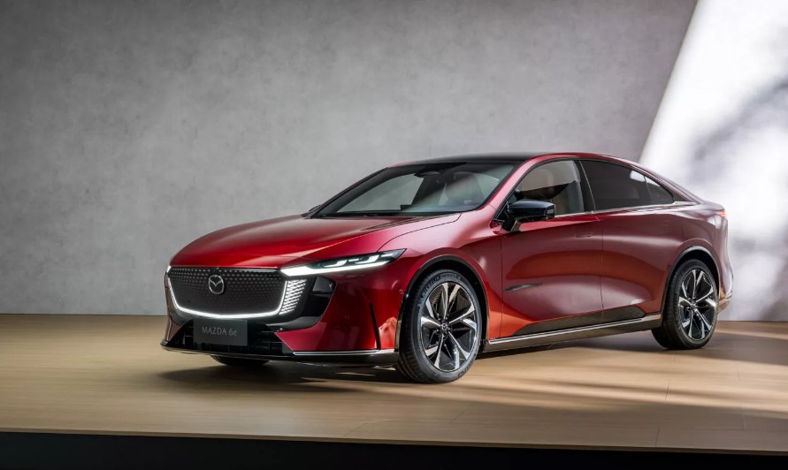 Xe Mazda CX-6e 2026