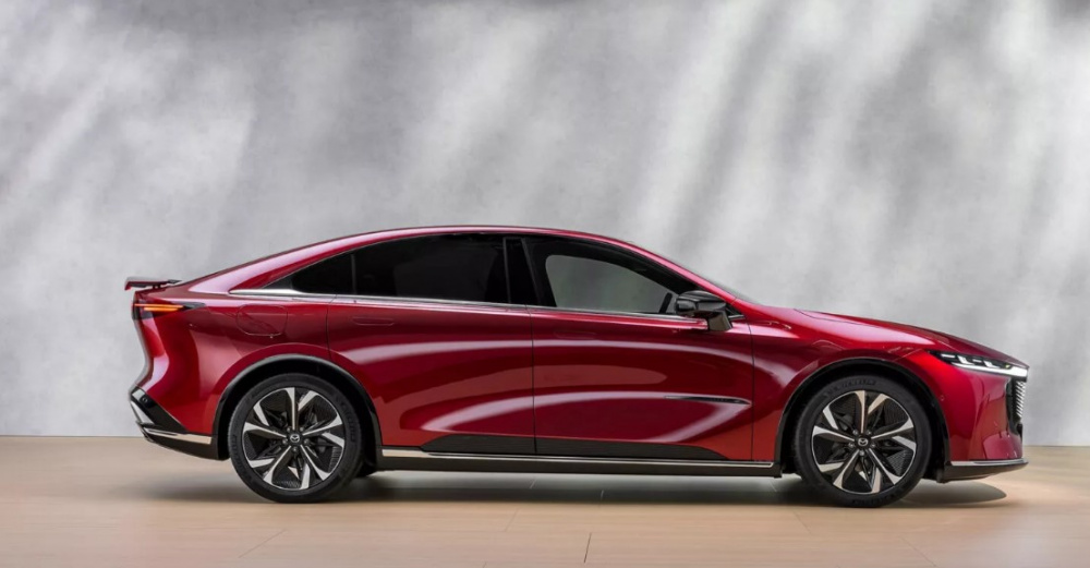 Mazda CX-6e 2026 sẽ đối đầu Tesla Model Y, Hyundai Ioniq 5 và Volkswagen ID.4