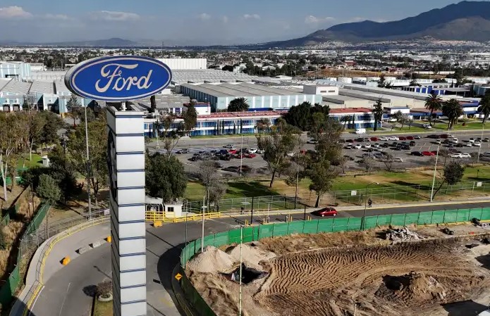 Ford tiếp tục lỗ hàng tỷ USD vì xe điện