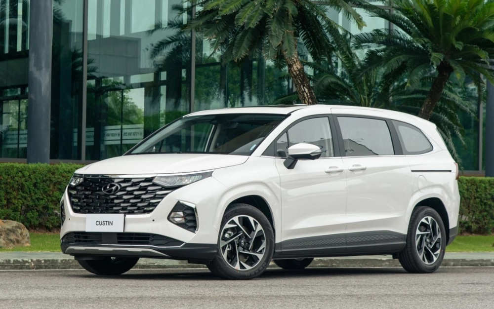 Hyundai Custin