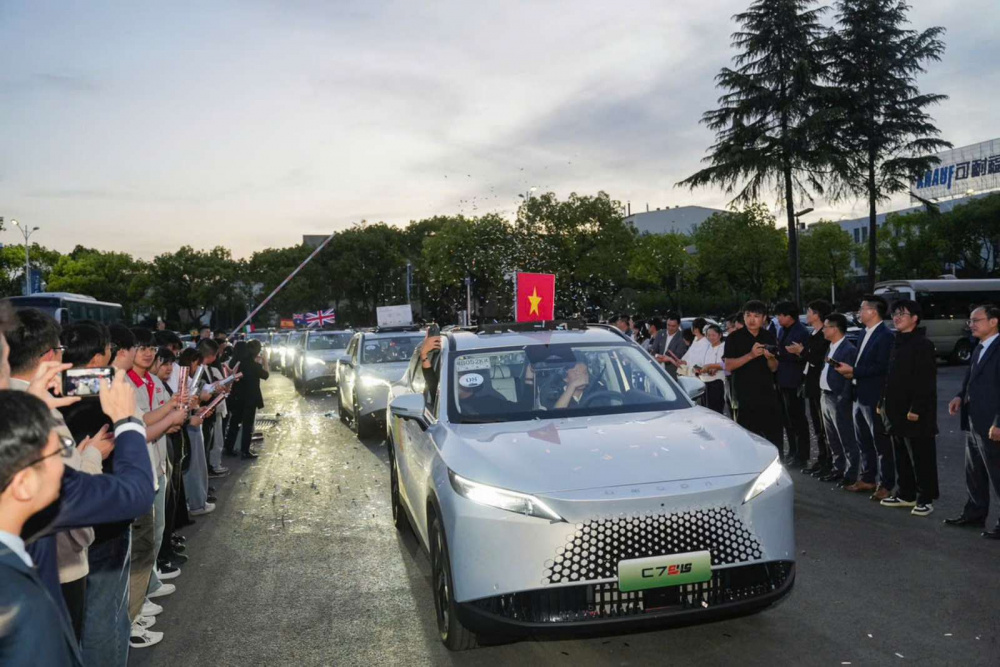 Omoda C7