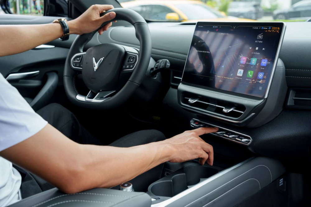 Xe VinFast VF 7
