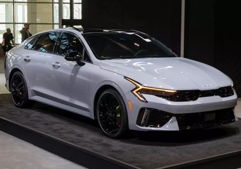 Xe Kia K5