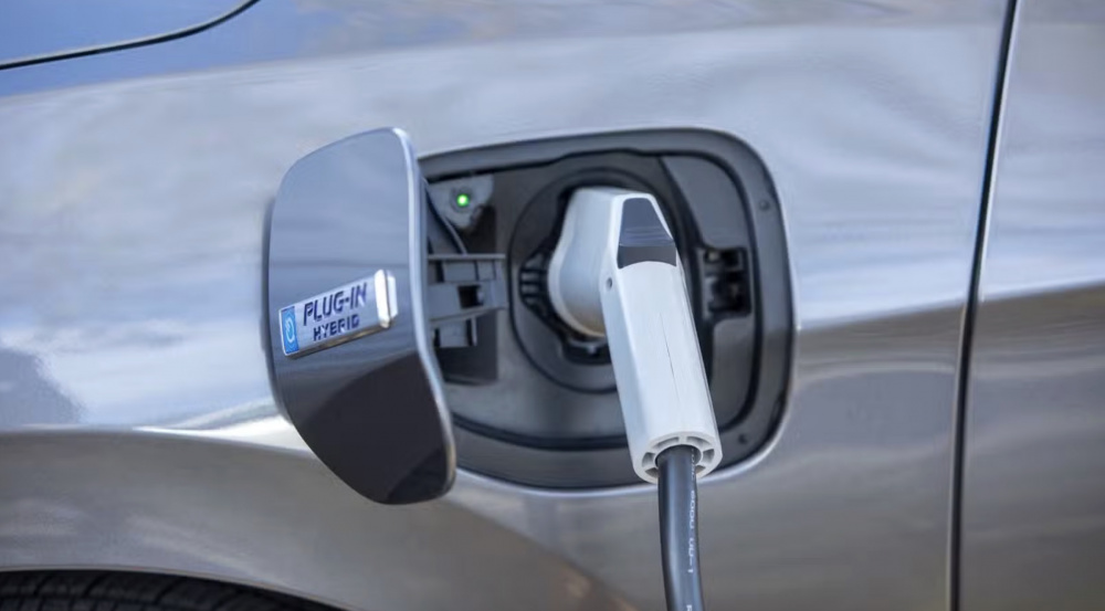 Hybrid cắm điện (PHEV) khác gì hybrid thường